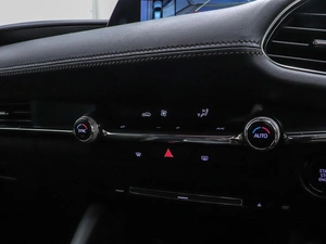 Хетчбэк Mazda 3 2019 года, 1699000 рублей, Красноярск