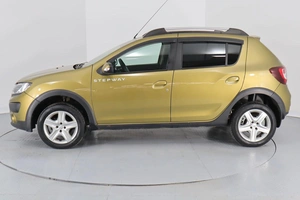 Хэтчбек Renault Sandero 2015 года, 920000 рублей, Брянск