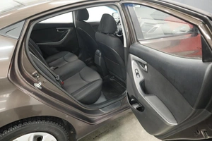 Седан Hyundai Elantra 2015 года, 1350000 рублей, Курск