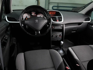 Хетчбэк Peugeot 207 2010 года, 769000 рублей, Воронеж