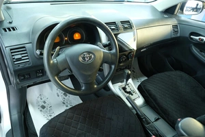 Седан Toyota Corolla 2008 года, 1049000 рублей, Омск
