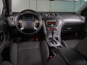 Седан Ford Mondeo 2013 года, 1099000 рублей, Воронеж