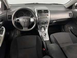 Седан Toyota Corolla 2012 года, 898900 рублей, Казань