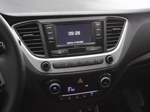 Седан Hyundai Solaris 2018 года, 1293000 рублей, Омск