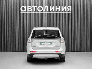 Внедорожник Mitsubishi Outlander 2014 года, 1570000 рублей, Красноярск