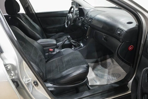 Седан Toyota Avensis 2006 года, 639000 рублей, Новокузнецк