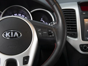 Минивэн Kia Venga 2016 года, 1030000 рублей, Омск