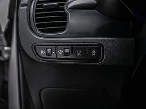 Хетчбэк Kia Rio X-Line 2019 года, 1400000 рублей, Красноярск