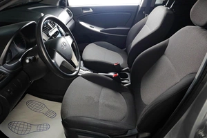 Седан Hyundai Solaris 2013 года, 989000 рублей, Тюмень