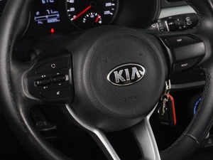 Хетчбэк Kia Rio X-Line 2018 года, 1449000 рублей, Воронеж