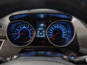 Седан Hyundai Avante 2011 года, 1025000 рублей, Красноярск