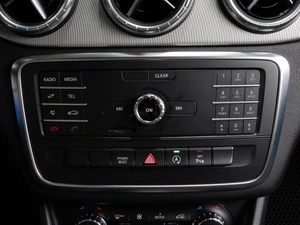 Седан Mercedes-benz CLA-класс 2015 года, 1999000 рублей, Тюмень