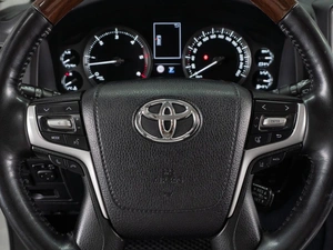 Внедорожник Toyota Land Cruiser 2016 года, 5249000 рублей, Тюмень