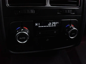 Внедорожник Volkswagen Touareg 2012 года, 1965000 рублей, Воронеж