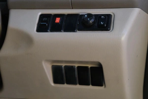 Минивэн Nissan Serena 2002 года, 689000 рублей, Омск