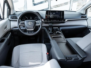 Минивэн Toyota Sienna 2021 года, 3999000 рублей, Ставрополь