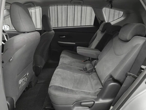 Универсал Toyota Prius Alpha 2011 года, 1100000 рублей, Красноярск