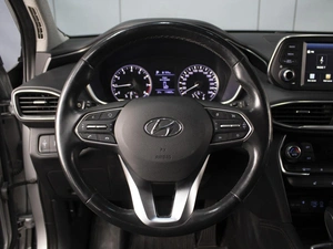 Внедорожник Hyundai Santa Fe 2019 года, 2790000 рублей, Омск