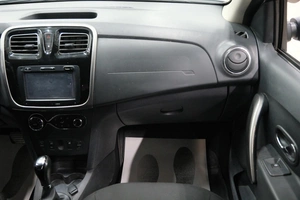 Хетчбэк Renault Sandero Stepway 2017 года, 1039000 рублей, Омск