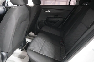 Хетчбэк Kia Rio X-Line 2019 года, 1619000 рублей, Омск