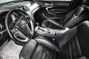 Седан Opel Insignia 2012 года, 1019000 рублей, Сургут