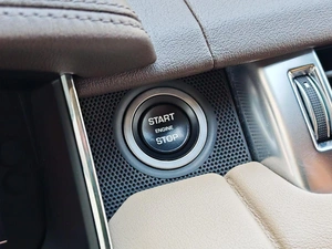 Внедорожник Land Rover Range Rover Sport 2018 года, 4400000 рублей, Краснодар