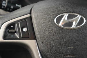 Седан Hyundai Solaris 2015 года, 949000 рублей, Тюмень