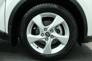 Внедорожник Toyota C-HR 2020 года, 2800000 рублей, Красноярск