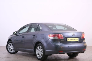 Седан Toyota Avensis 2009 года, 1199000 рублей, Омск