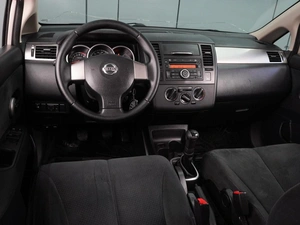 Хетчбэк Nissan Tiida 2012 года, 684000 рублей, Воронеж