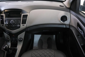 Седан Chevrolet Cruze 2012 года, 609000 рублей, Омск