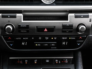 Седан Lexus ES 2017 года, 2999000 рублей, Кирилловка