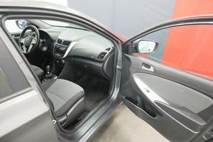 Седан Hyundai Solaris 2014 года, 680000 рублей, Курск