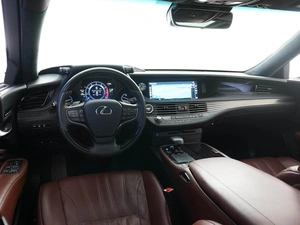 Седан Lexus LS 2018 года, 3900055 рублей, Москва