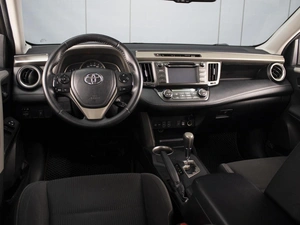 Внедорожник Toyota RAV4 2015 года, 2040000 рублей, Омск