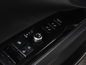 Седан Toyota Camry 2023 года, 3570000 рублей, Красный Пахарь