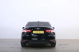 Седан Toyota Camry 2018 года, 2889000 рублей, Омск