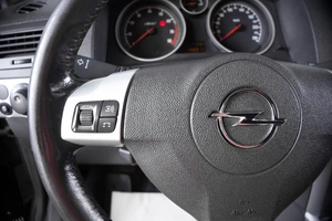 Хетчбэк Opel Astra 2012 года, 699000 рублей, Пермь