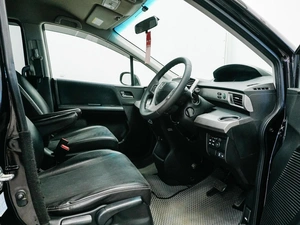 Минивэн Honda Freed 2011 года, 956000 рублей, Красноярск