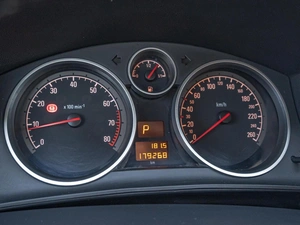 Седан Opel Astra 2012 года, 780000 рублей, Краснодар