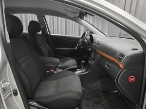 Седан Toyota Avensis 2008 года, 949000 рублей, Красноярск