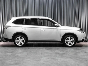 Внедорожник Mitsubishi Outlander 2014 года, 1499000 рублей, Тюмень