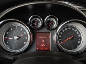Хетчбэк Opel Astra 2012 года, 895000 рублей, Краснодар