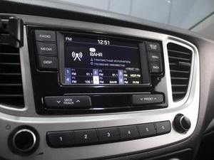 Седан Hyundai Solaris 2019 года, 1330000 рублей, Омск