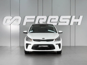 Седан Kia Rio 2019 года, 1270000 рублей, Красный Пахарь