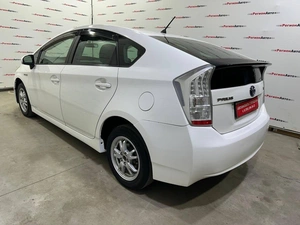Лифтбек Toyota Prius 2011 года, 999000 рублей, Красноярск