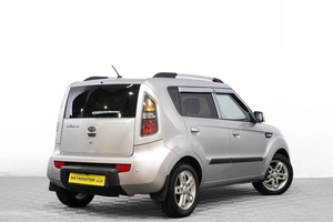 Хетчбэк Kia Soul 2010 года, 899000 рублей, Барнаул