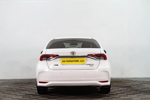 Седан Toyota Corolla 2022 года, 1899000 рублей, Сургут