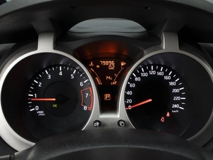 Внедорожник Nissan Juke 2012 года, 1050000 рублей, Омск