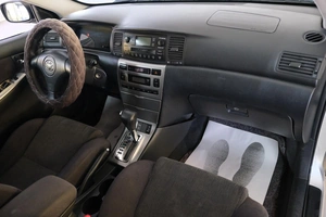 Хетчбэк Toyota Corolla 2002 года, 599000 рублей, Омск